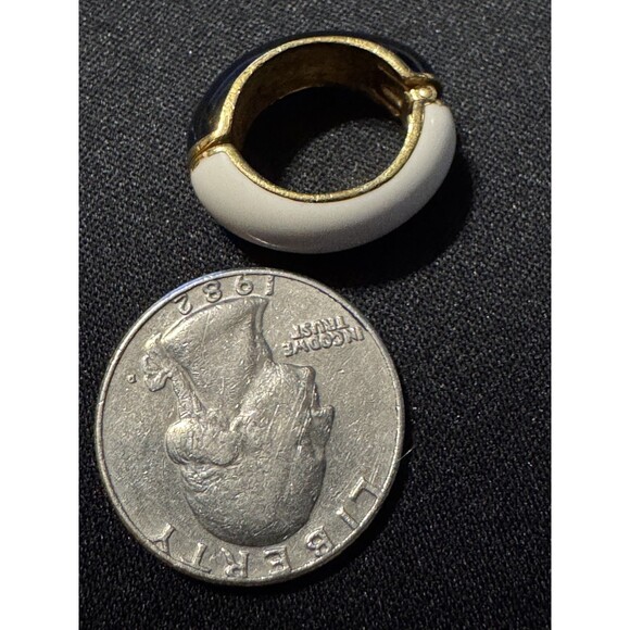 Kenneth Jay Lane Signed 2 Tone Huggie Clip On Vintage Earrings - Picture 3 of 4